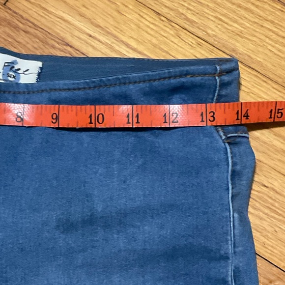 Free People We the Free Penny Pull On Stretch Flare Leg Denim Jeans  26 - Picture 12 of 13